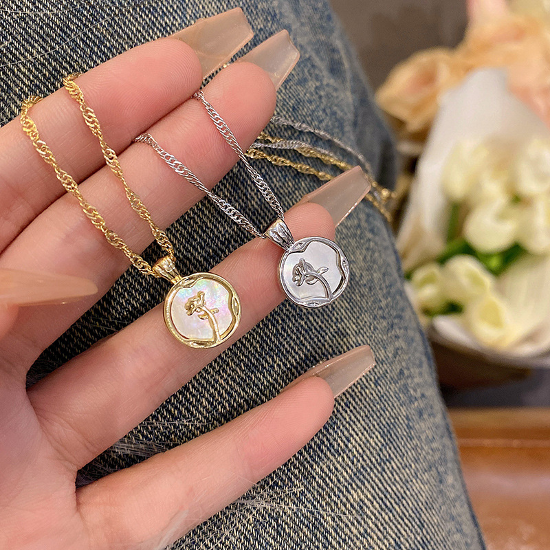French rose round mother-of-pearl necklace for women, trendy, light luxury, niche style, versatile collarbone chain necklace accessory full figure