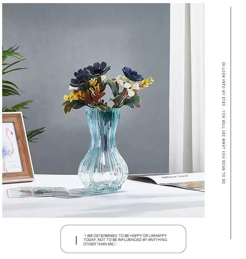 This is a creative and colorful garlic-shaped corset with a country-style glass bottle decoration and a European-style home glass flower bottle Specification drawing