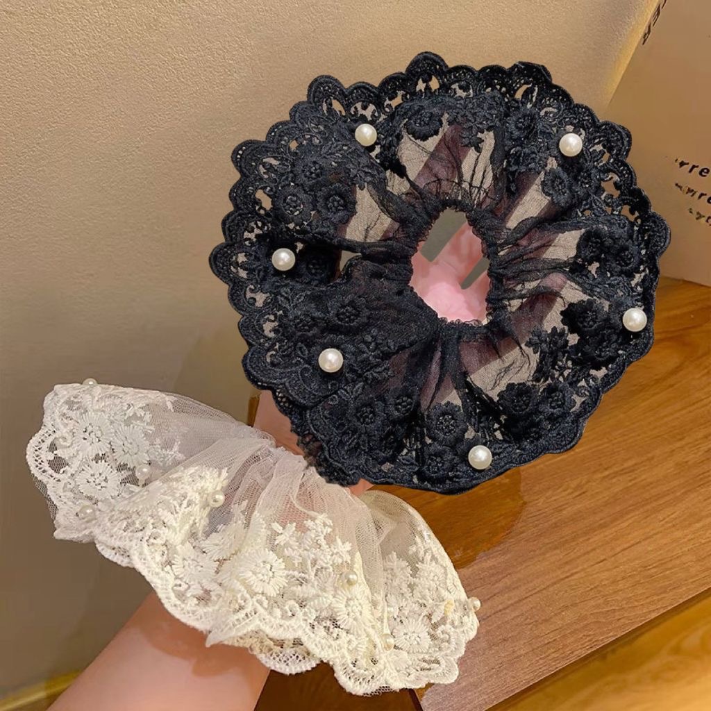 French retro sweet lace large intestine hair tie, off-white, gentle and elegant, ponytail hair tie, hair flower hair tie for women Application Scenario