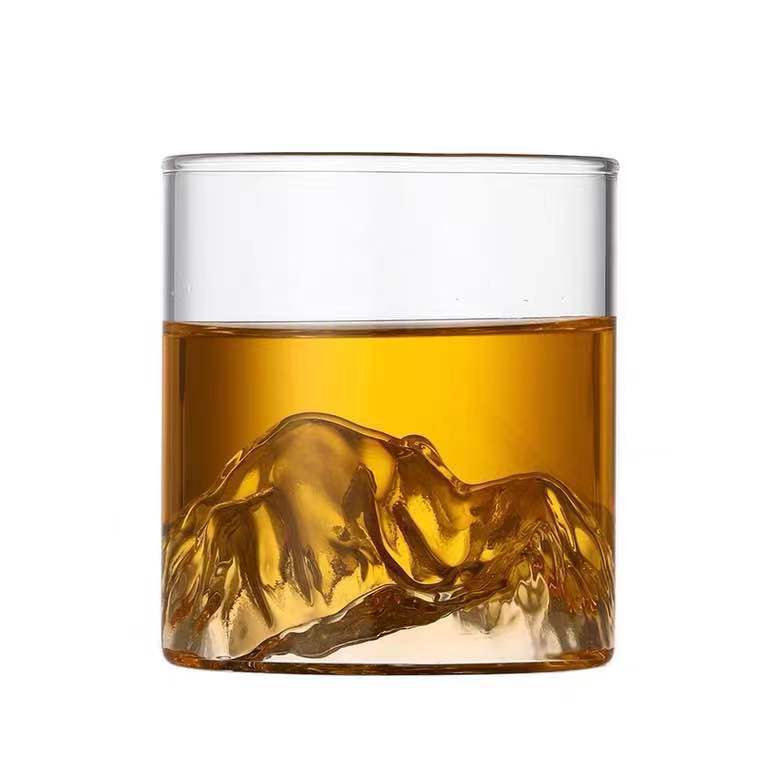Retro Chinese trend style mountain and river viewing cup, Fuji Mountain Glass cup, transparent iceberg water cup, heat-resistant tea brewing cup owner Item Picture