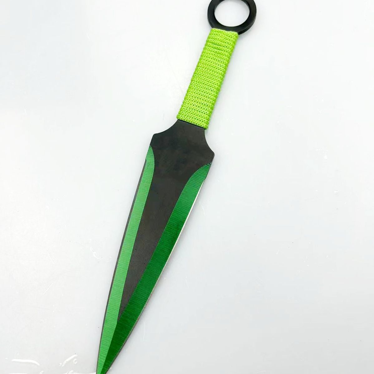 Darts adult professional outdoor and indoor training knives, straight fly and spin practice knives, stainless steel ornamental knives, fine steel Application Scenario