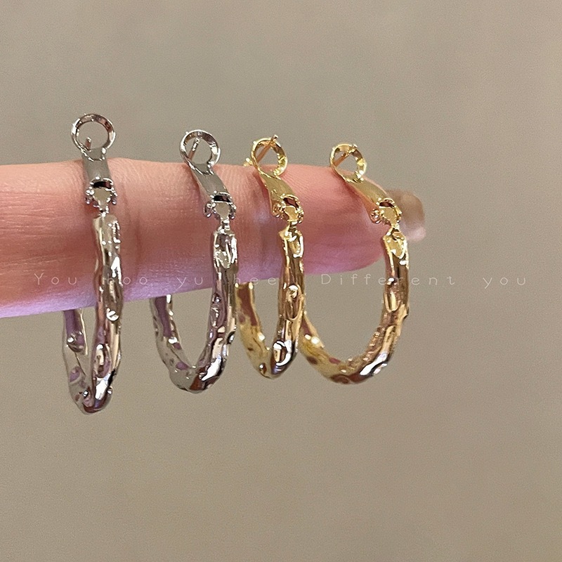 Silver texture irregular ring earrings, a sweet and cool, spicy girl style, simple and plain ring ear earrings, the same style of ear accessories as Internet celebrities full figure