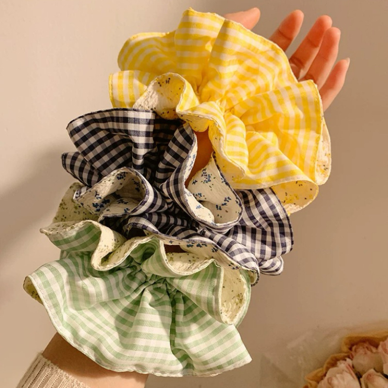Spring Whispers ~ Yellow checkered large intestine hair tie for women, a laid-back and elegant style, hair rope bun hairstyle, hair tie headwear Specification drawing