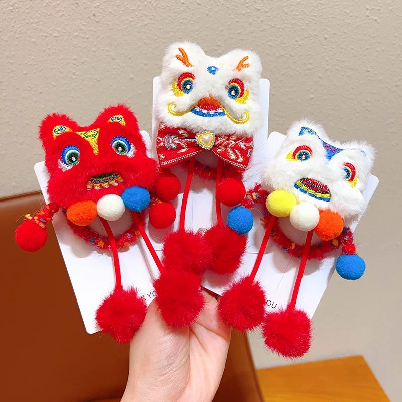 Children's lion dance hair bands, high appearance level headwear for babies in the New Year, red rubber bands, New Year greeting hair ties for girls Application Scenario
