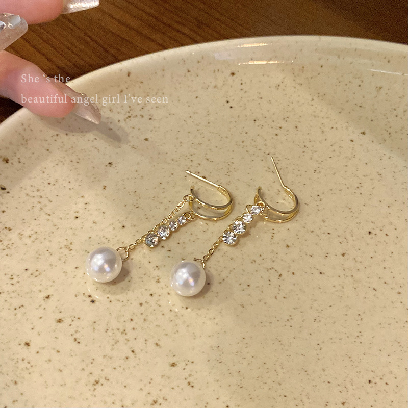 High-end and elegant pearl stud earrings for women, unique and exquisite, versatile zircon tassel earrings, personalized and popular online celebrity earrings Specification drawing