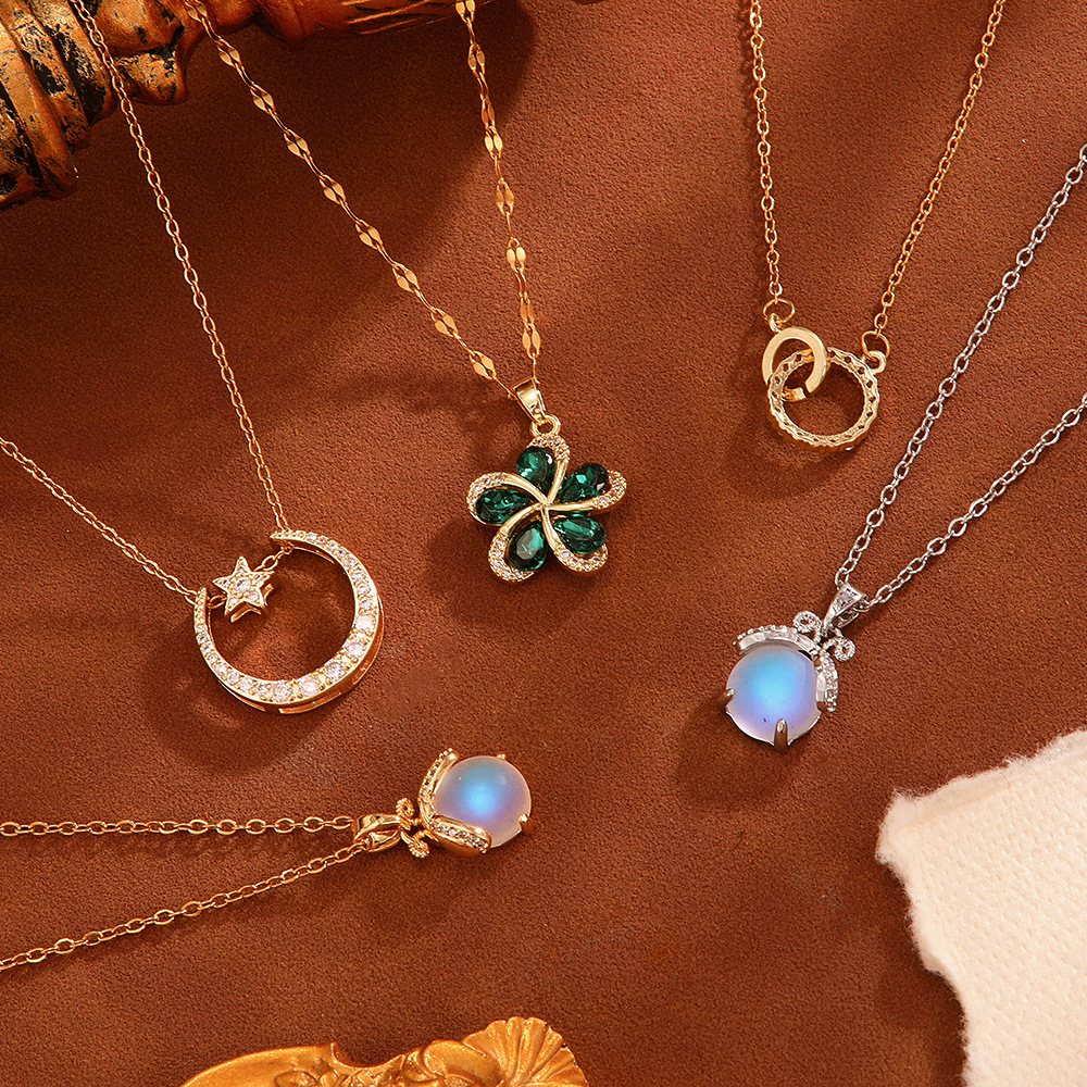 Wholesale of cross-border trade necklaces for women that do not fade and exude elegance, titanium steel necklaces for women, versatile accessories for women, and a sense of high-end collarbone chains full figure