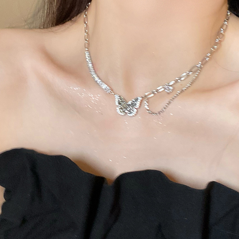 I've been bombarded with questions! Black zircon butterfly necklace for women, an Instagram niche design sense, light luxury, sweet and cool collarbone chain full figure