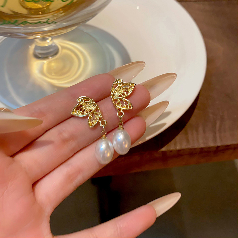 S925 Silver Needle French elegant butterfly earrings, pearl earrings, women's niche design sense, versatile, super ethereal and elegant earrings Specification drawing