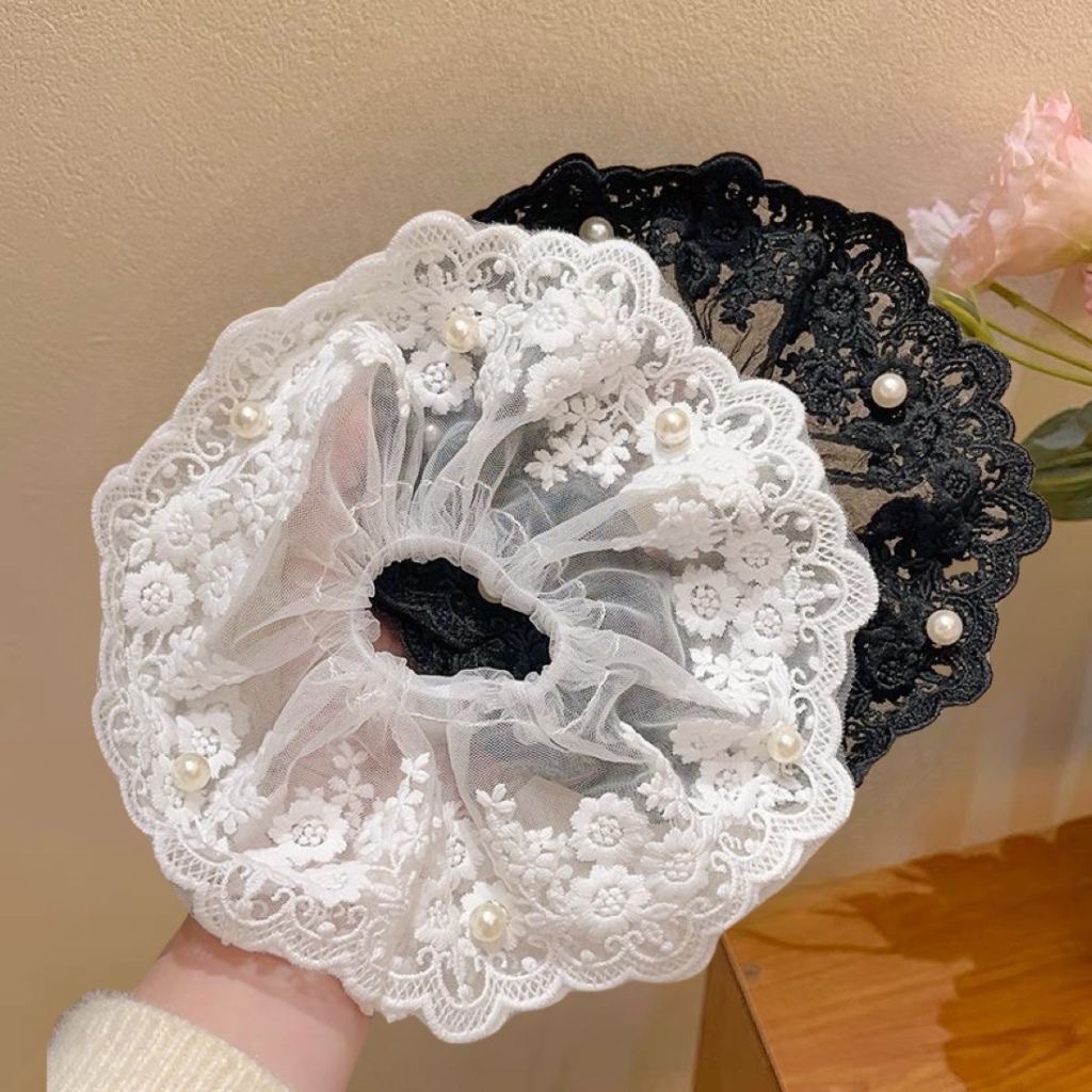 French retro sweet lace large intestine hair tie, off-white, gentle and elegant, ponytail hair tie, hair flower hair tie for women details Picture