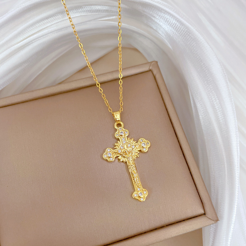 【 Titanium Steel 】 Cross-shaped figure zircon, elegant and luxurious, full diamond necklace, versatile collarbone chain, titanium steel chain Specification drawing
