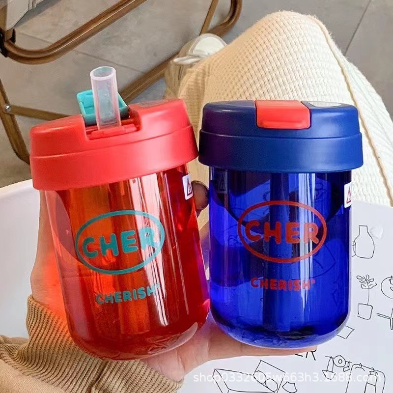 Wholesale of summer popular plastic water cups with high appearance standards, heat-resistant, portable, cute and anti-drop straw cups for children and students Application Scenario