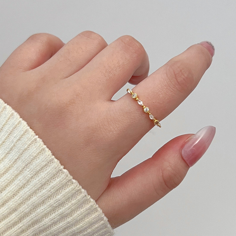 French light luxury elegant and exquisite high-end ring, ins fashionable and high-end open finger ring, personalized and trendy ring full figure