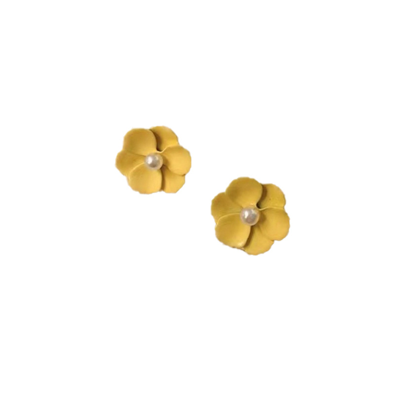 Korean version yellow flower stud earrings for women, 2025 summer new pearl earrings, gentle forest-style girl earrings wholesale Item Picture