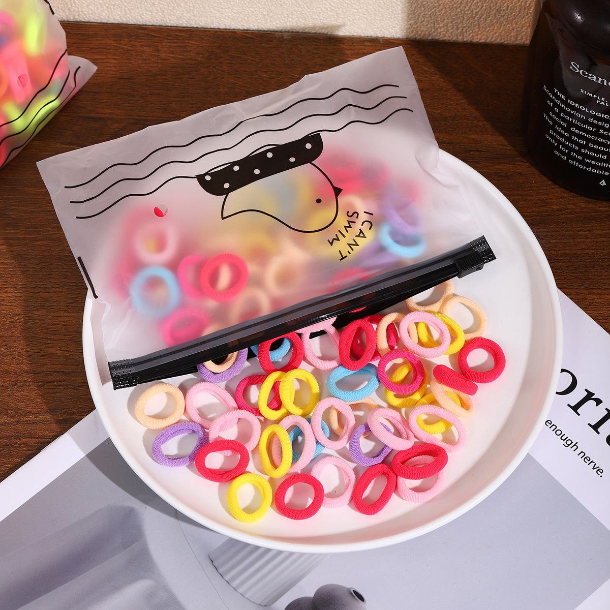 The small hair band for children is a simple, high-elasticity, seamless towel band used for tying babies' hair. It doesn't hurt the hair Specification drawing