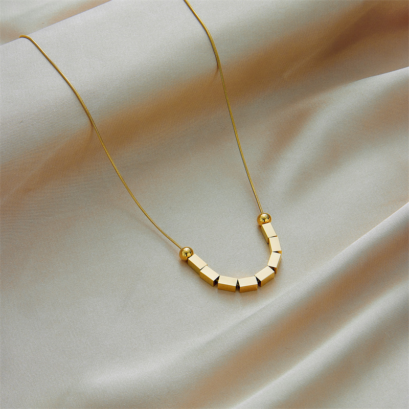 European and American fashion, simple and niche, round bead square titanium steel metal chain necklace, versatile for commuting, cold style collarbone chain details Picture