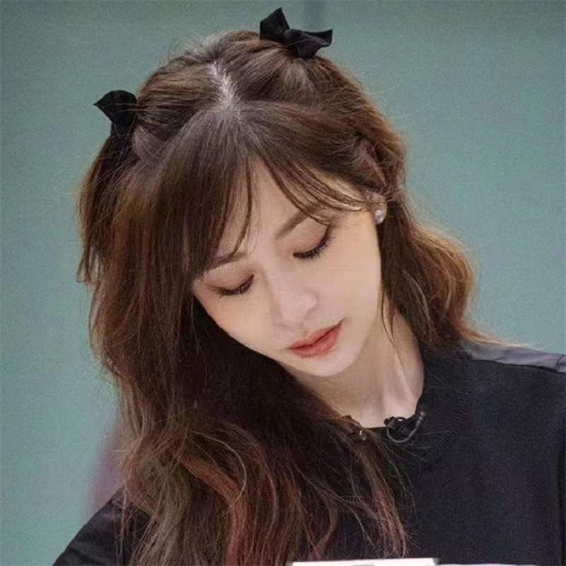 The same black velvet bow princess hair clip, women's broken hair bangs clip, hair accessory and small claw clip as Wang Xinying Application Scenario