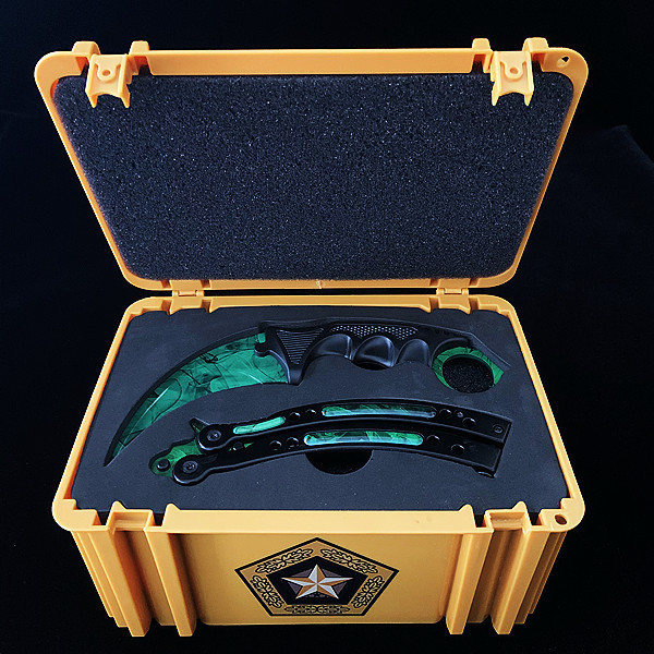 csgo peripheral butterfly comb folding practice training knife all-steel uncut blade swinging knife creative adult stress-relieving toy Application Scenario