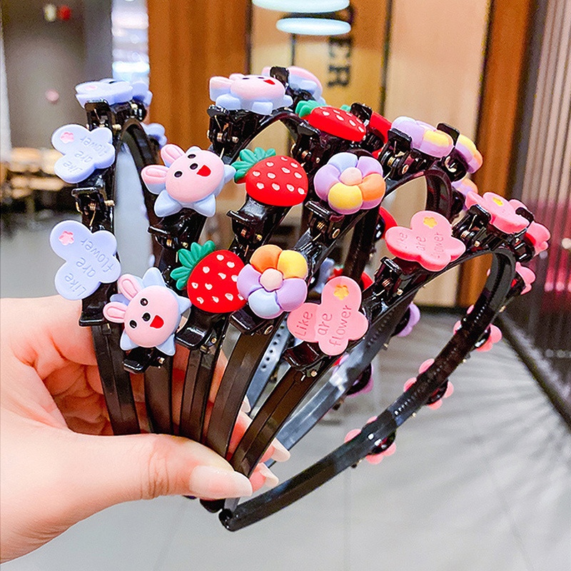 Cartoon children's hair bands, hair clips, baby hair pressing headbands, braided hair clips, girls' cute hair holes, hair accessories, headwear Application Scenario