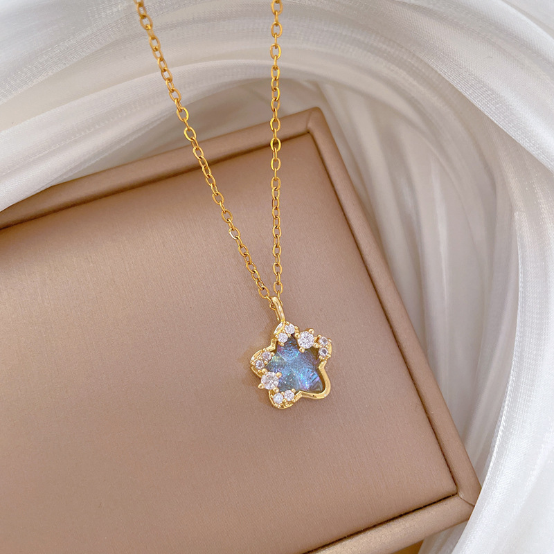 【 Titanium Steel 】 Colorful stars full of diamonds, fashionable and light luxury, elegant and luxurious full diamond necklace, versatile for women, collarbone chain, titanium steel Application Scenario