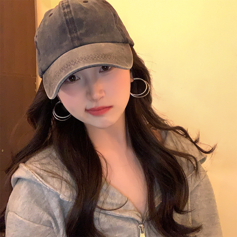 Cold and elegant double-ring earrings for women, with a light luxury, niche and high-end feel. Tassel stud earrings, fashionable and stylish, are best-selling internet-famous earrings Application Scenario