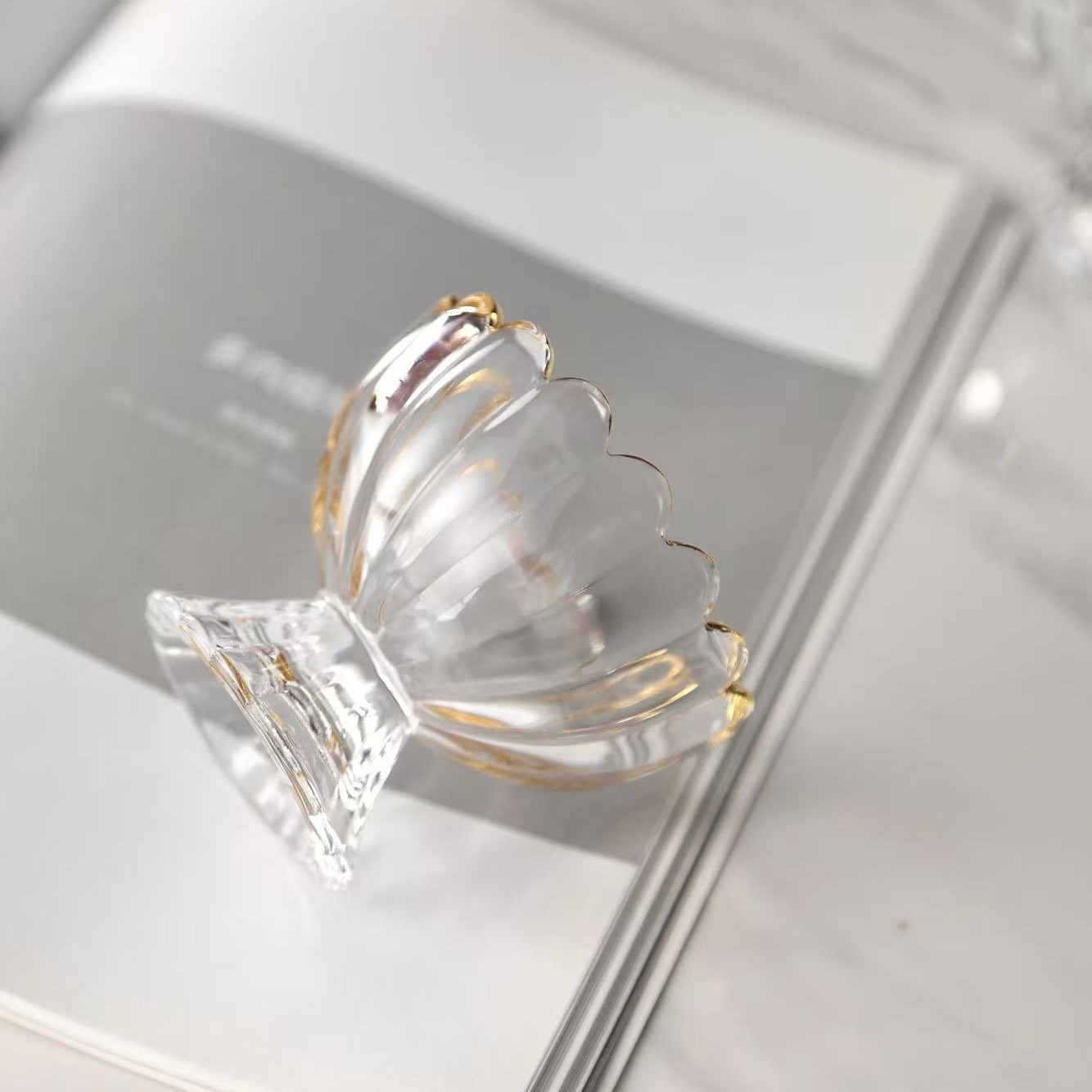 Lotus ice cream cup, transparent glass water cup, creative household milk tea dessert cup, yogurt salad bowl, exquisite Application Scenario