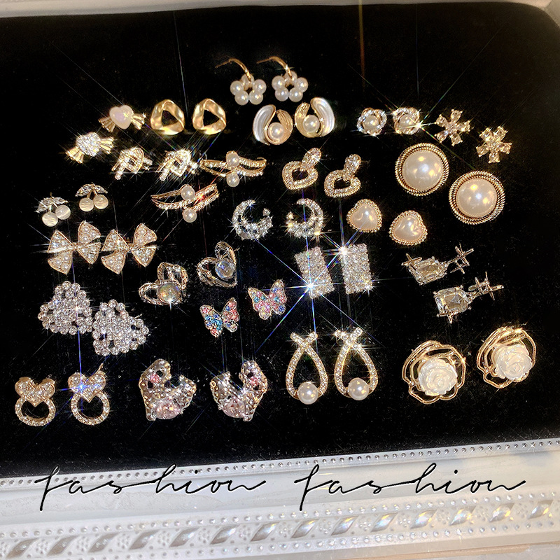 925 Silver Needle earrings are available at street stalls and night markets. They are high-end, niche, popular, and internet-famous wholesale best-selling earrings from South Korea details Picture