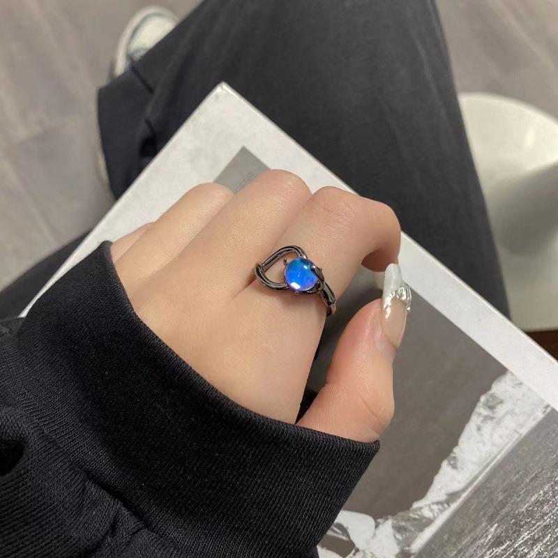 The new niche open-top ring exudes an exquisite atmosphere. It features an ins cold style, is simple and versatile, and exudes a sense of high-end sophistication. The ring is adjustable details Picture