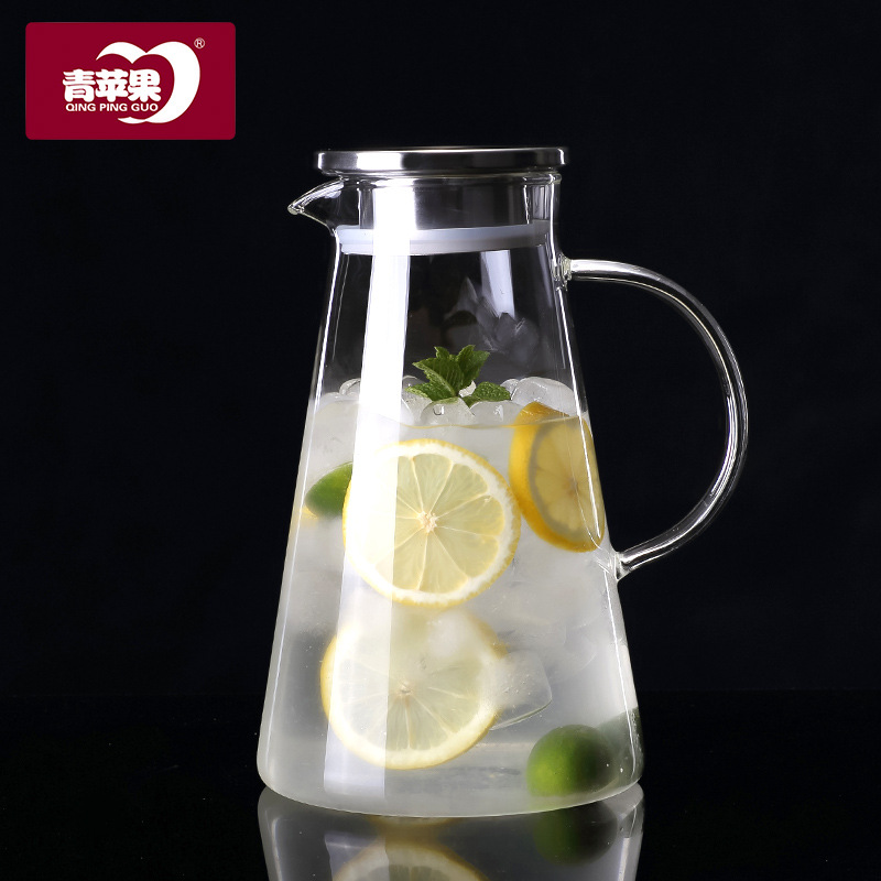 Green apple European-style high borosilicate glass water bottle, heat-resistant teapot, hot drink juice teapot, household binding teapot, brewing teapot Application Scenario