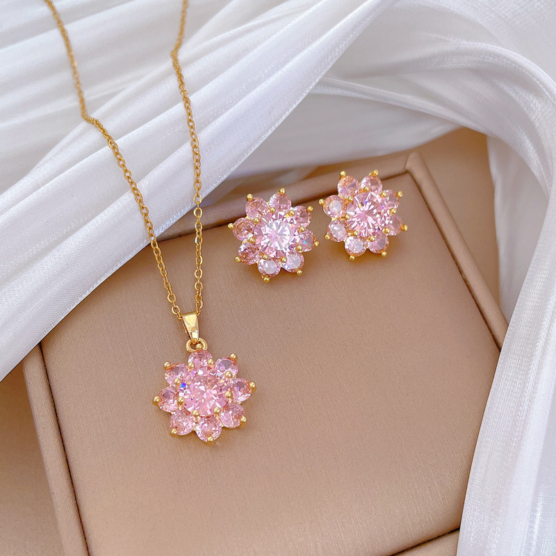 【 Titanium Steel 】 Sparkling flower zircon Full diamond, light luxury, luxurious full diamond necklace, versatile for women, collarbone chain, titanium steel Specification drawing