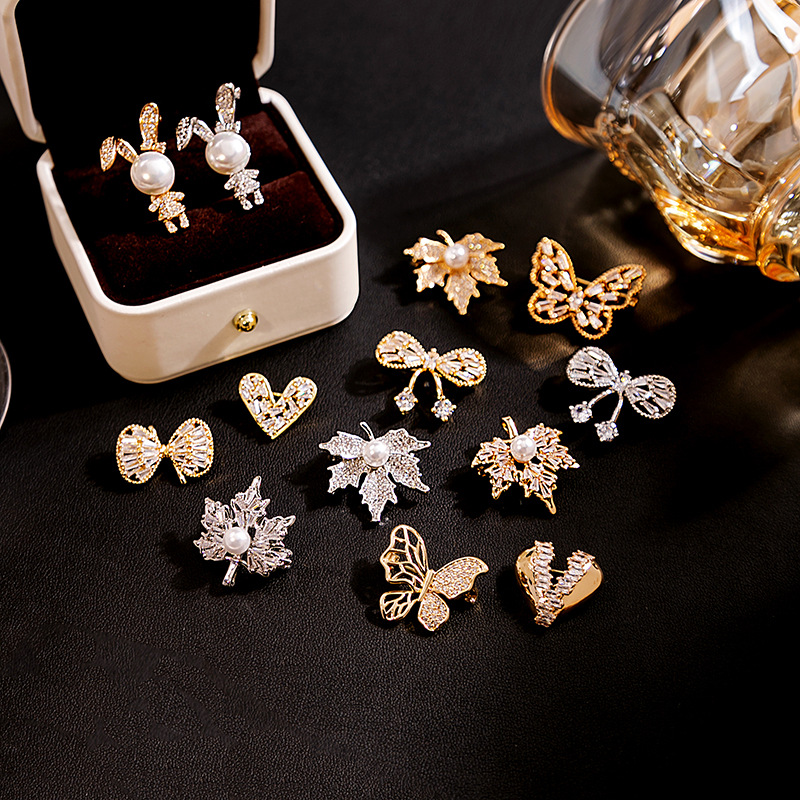 European and American maple leaf bow brooches, retro heart-shaped rabbits, diamond-encrusted brooches, pearl inlays, versatile accessories wholesale Specification drawing