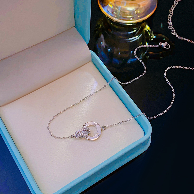 Silver fashionable, light luxury, full diamond Roman double ring titanium steel necklace, a unique and versatile female collarbone chain, a popular online accessory Application Scenario