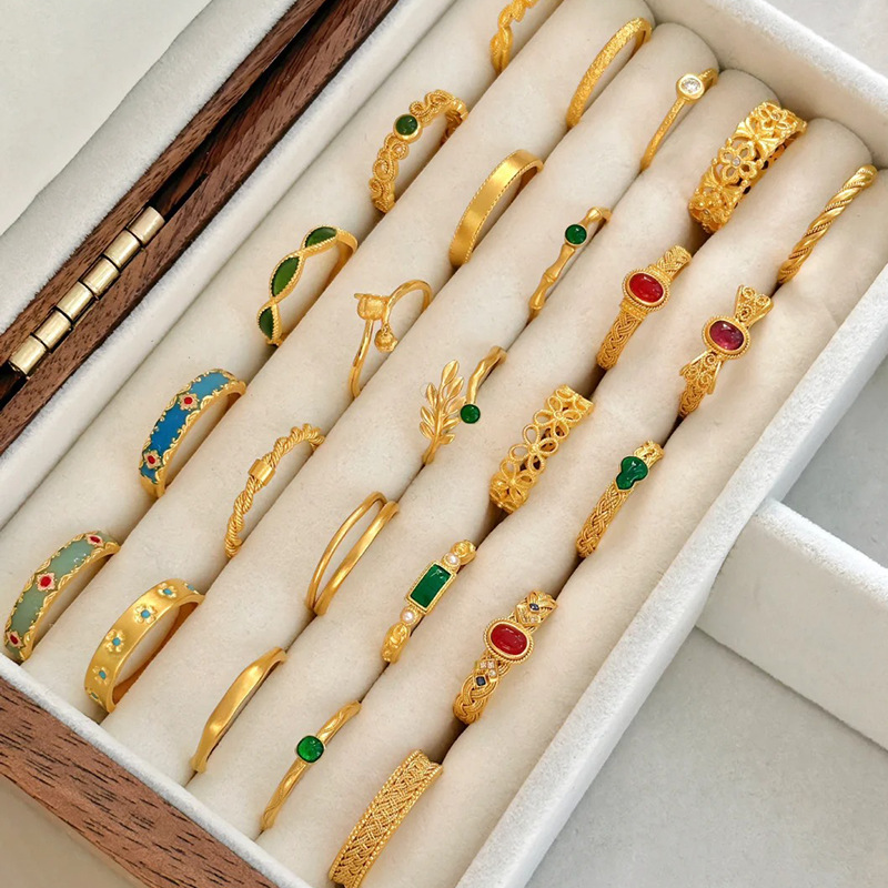 The same style of ring on Xiaohongshu, a niche fashion for women, a cold water drop ring with an open mouth, a unique and versatile accessory full figure