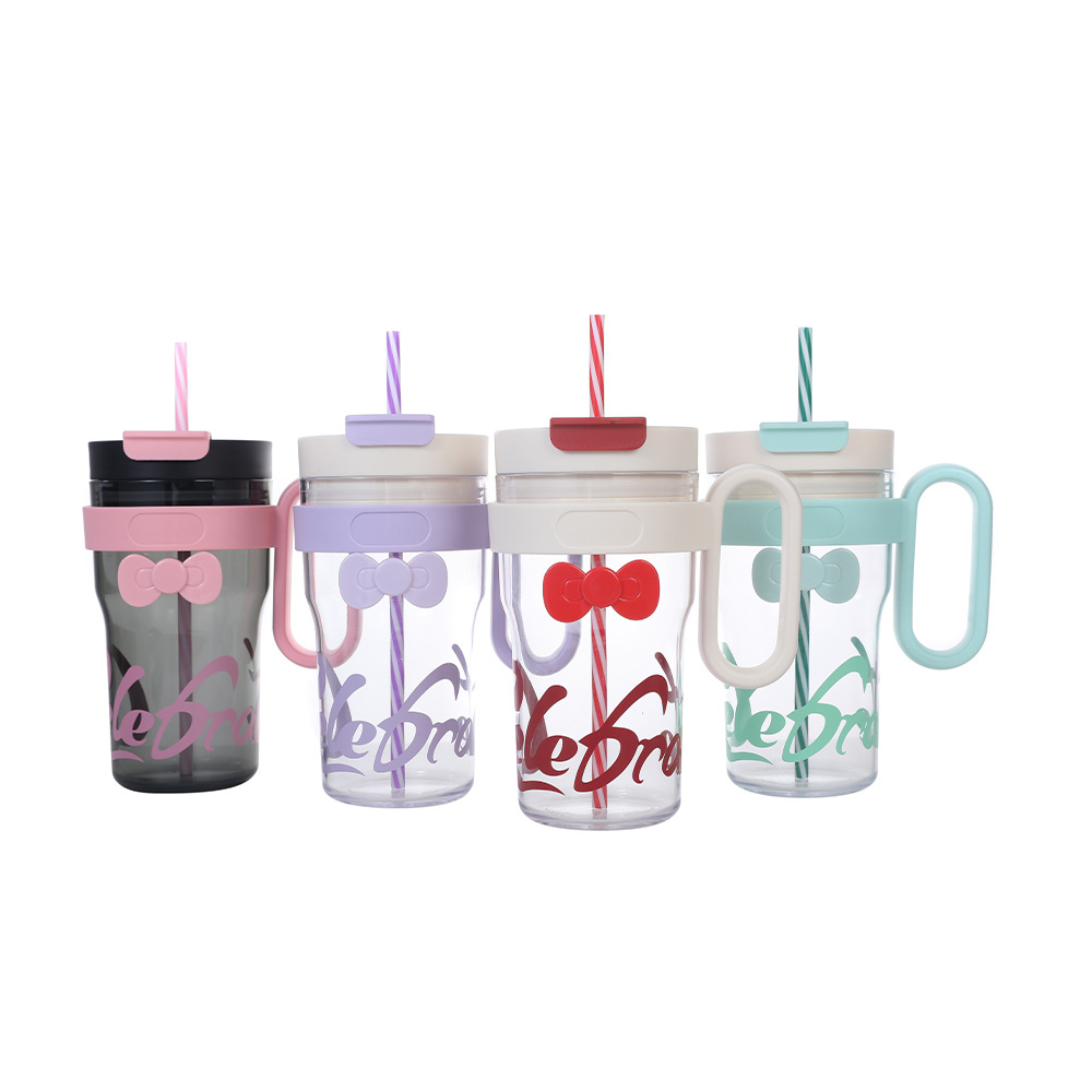 2025 New cross-border Amazon factory direct supply large-capacity plastic straw cup for direct drinking, creative water cup with high appearance level Application Scenario