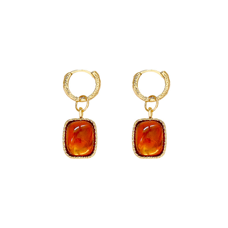 Maillard amber-colored square stud earrings for women's light luxury retro geometric earrings, versatile earrings for autumn and winter wholesale Item Picture