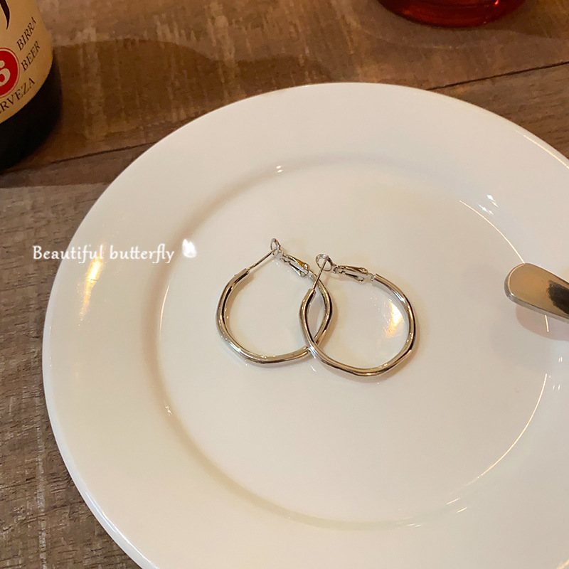 Versatile and simple large ear rings, women's plain ring earrings, high-end earrings, new 2025 bestsellers, ear studs and ear buckles Specification drawing