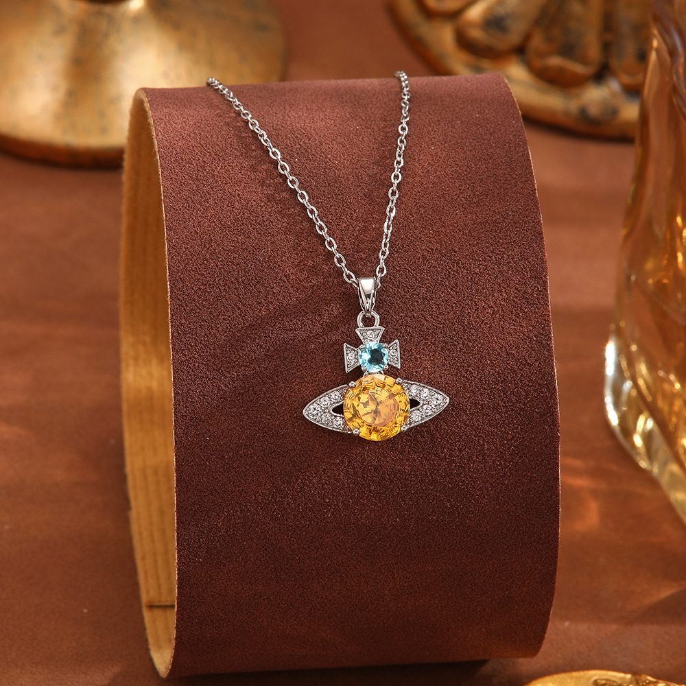European and American light luxury style slightly inlaid zircon titanium steel necklace, female Queen of the West Planet Zircon exquisite fashion trend collarbone chain Specification drawing