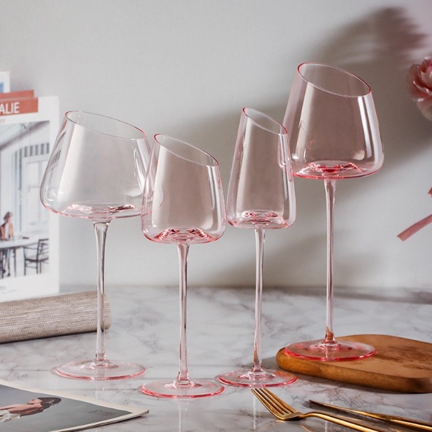 Flamingo wine glass, French slanted concave bottom highball glass, crystal glass, high appearance level, special for couples Application Scenario