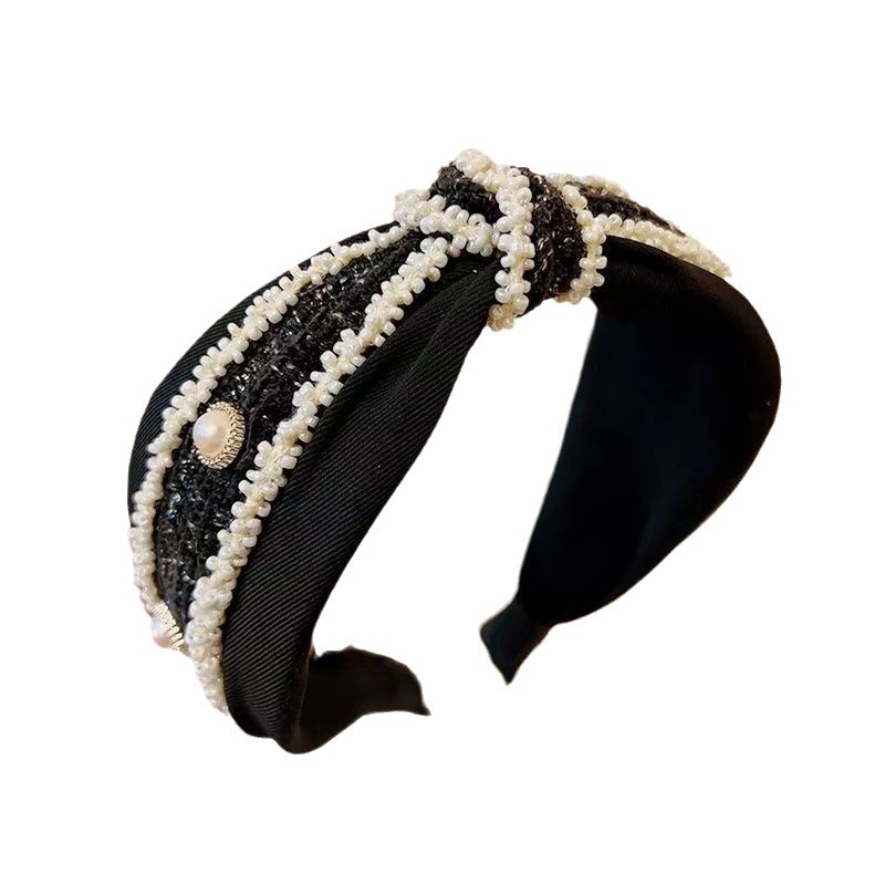The chanel-style wide-brimmed pearl headband, double-layer woolen, retro knotted headband, sweet and elegant, with a pressed hair buckle accessory for women Item Picture