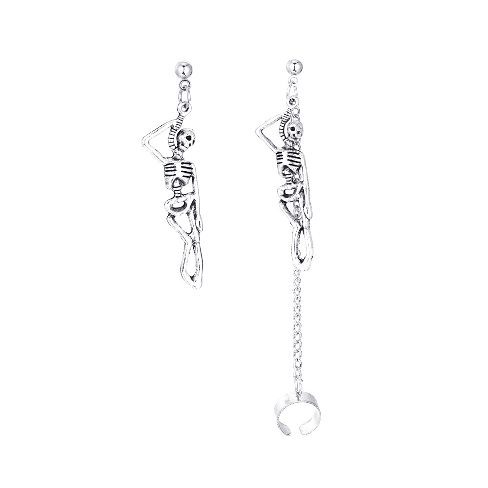 European and American aged alloy skull earrings, trendy punk asymmetrical chain ear clips, Halloween couple accessories Item Picture