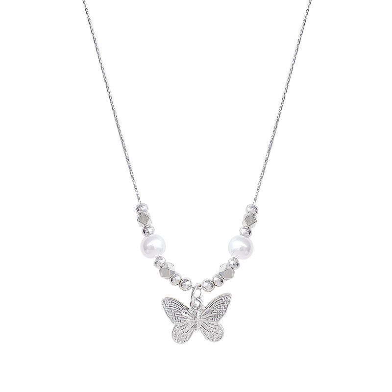 The super fairy butterfly pendant necklace is a new bestseller for women in 2024. It is a gentle and elegant pearl collarbone chain accessory Item Picture