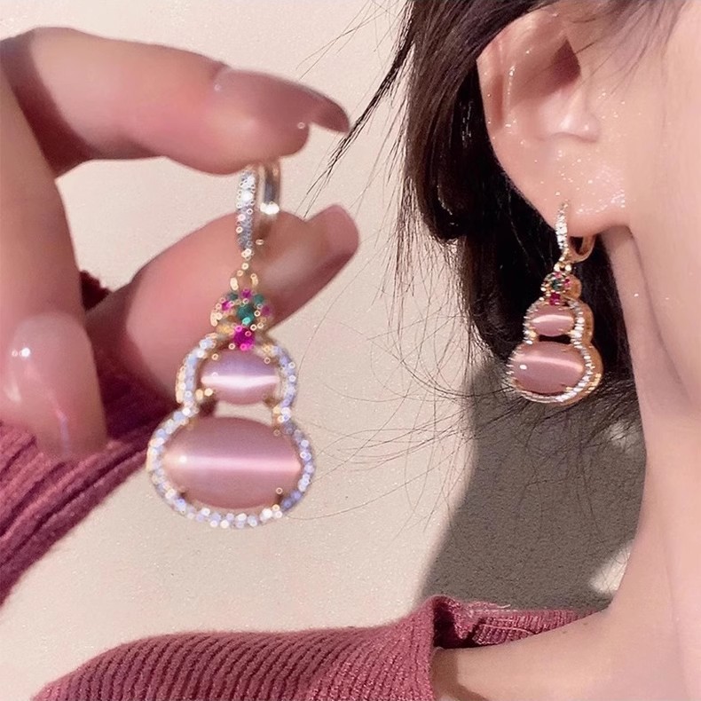 New Chinese-style cat's eye stone gourd earrings for women, 2025 New bestseller design, micro-inlay earrings, exquisite and simple ear buckles full figure