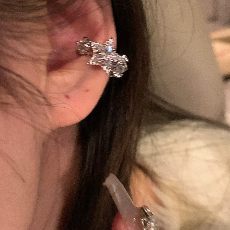 Exquisite zircon star ear bone clips for women, trendy, versatile, and high-end style, no ear piercings, personalized and best-selling earrings full figure