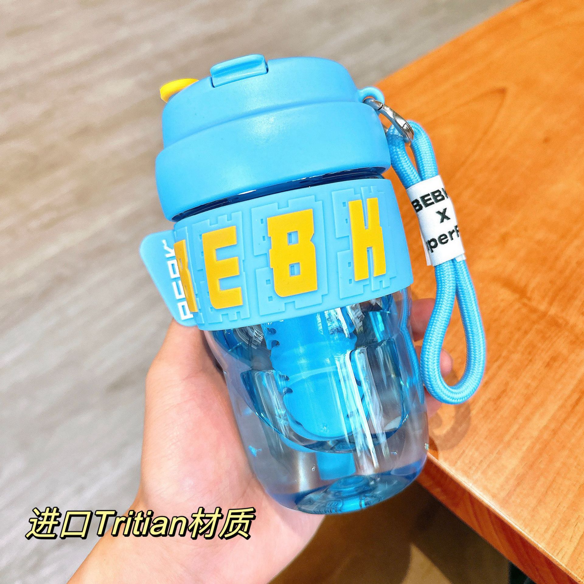 The new high-appearance water cup is simple, fashionable and trendy. It is a portable tritan cup for dual drinking and fitness Application Scenario
