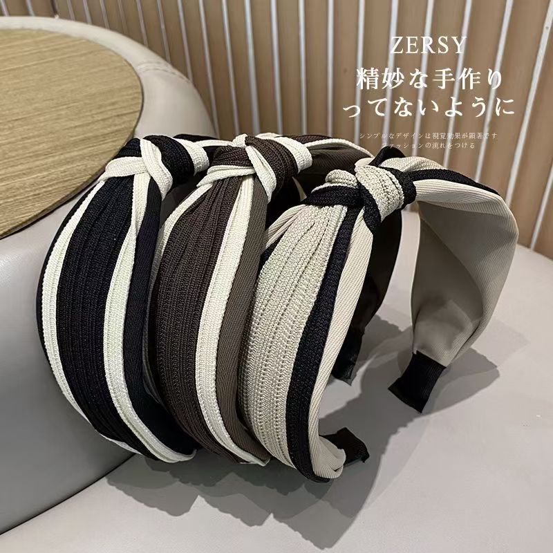 High appearance level hairband for women, 2024 new autumn and winter mini chanel-style knitted wide-edge knotted headband, small fabric hair clip that shows off the face full figure