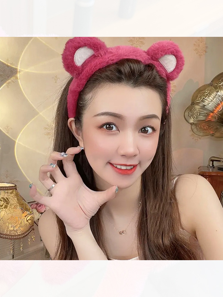 Strawberry bear hairband for women in autumn and winter, cute and fluffy hair tie headband, plush headwear, cat ear hairpin details Picture