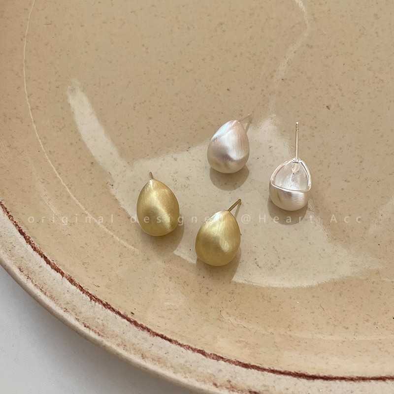 Golden matte brushed bean stud earrings for women 2025 new teardrop earrings, a high-end and light luxury bestseller for autumn and winter details Picture