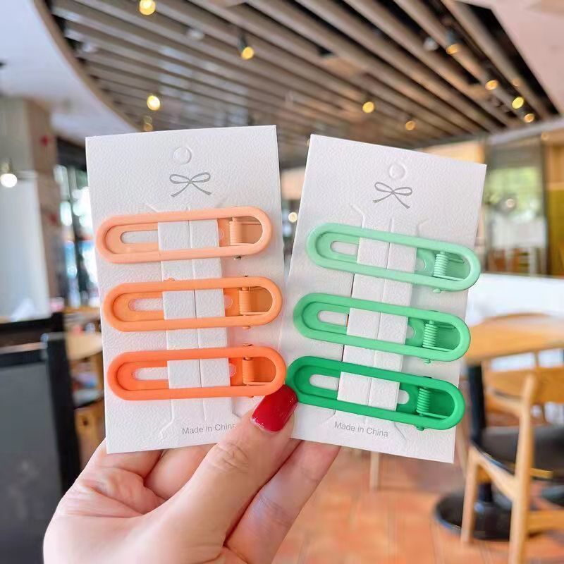 Candy-colored hair clips, Korean Instagram side clips, duckbill clips, bangs, one-line clips, colorful small clips, hair clips and headwear Application Scenario