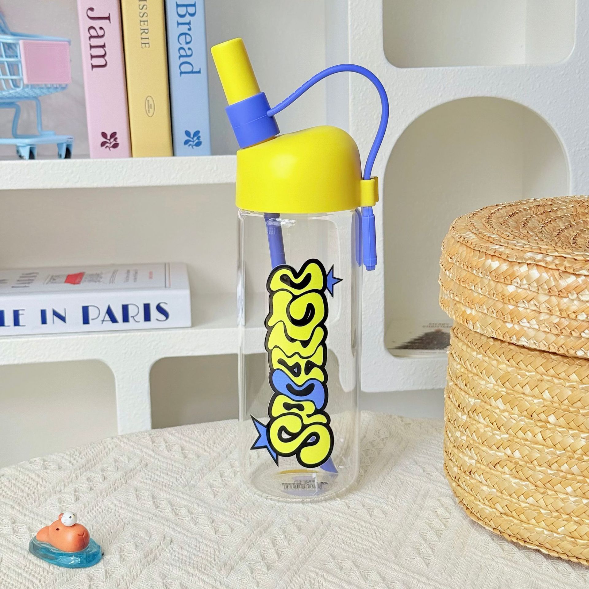 Fashionable and trendy water cup, simple and high appearance level, high borosilicate glass cup, large capacity, portable for men and women, high-temperature resistant cup Application Scenario