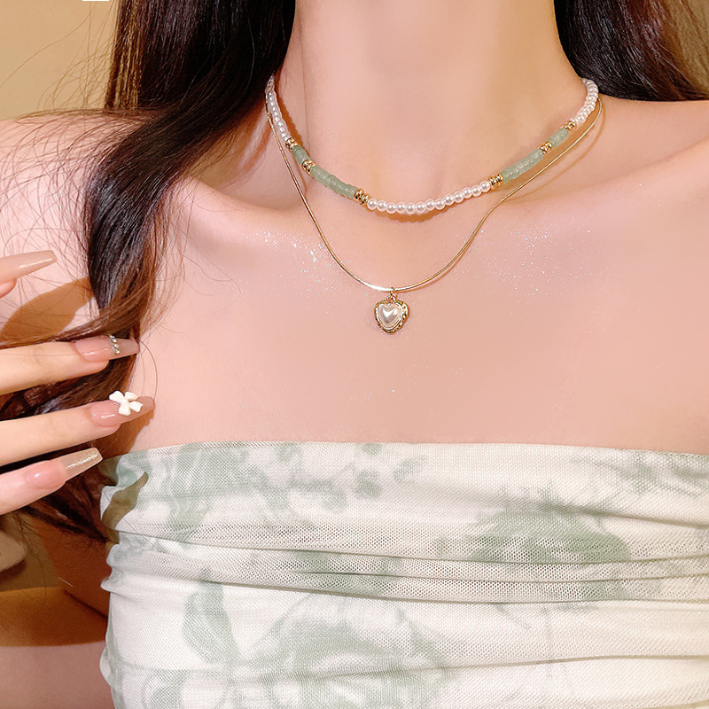 New Chinese-style double-layer pearl heart-shaped pendant necklace, a fashionable, high-end, versatile and elegant collarbone chain accessory for women full figure