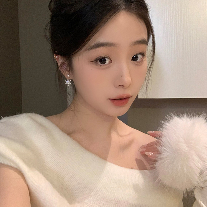 Rear-hanging snowflake pearl stud earrings for women's light luxury 2024 bestseller, high-end and unique light luxury style earrings Specification drawing